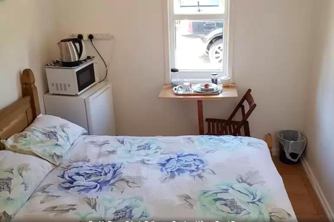 Ottleys Guest House Theydon Bois Екстер'єр фото