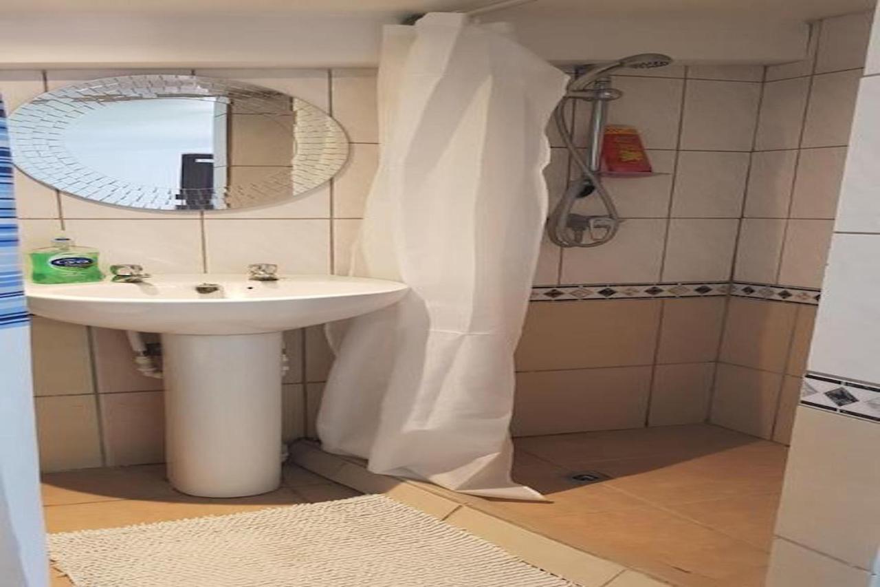 Ottleys Guest House Theydon Bois Екстер'єр фото